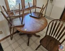 Round dining table and (4) chairs 41" (does have leaves)