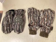Pair of Two Camo Hunting Gloves by Gates and Thinsulate Size L
