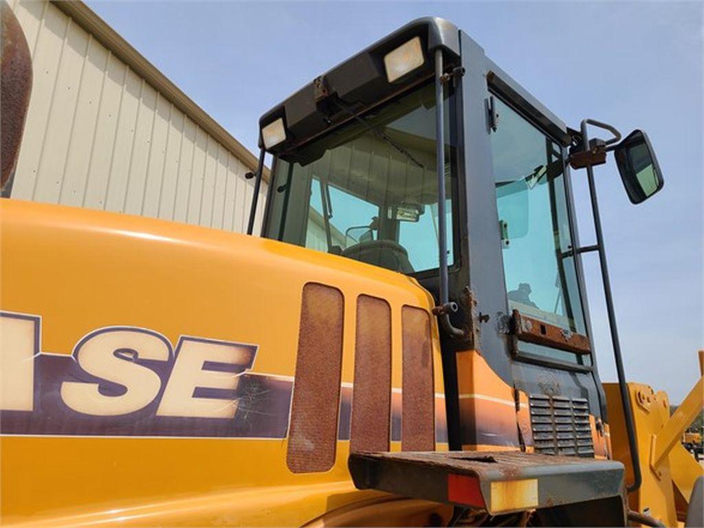 Case 621D Wheel Loader