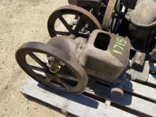 John Deere Hit and Miss Engine