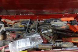 3 DRAWER TOOL BOX WITH MISC TOOLS INCLUDING NUT DRIVERS RAZOR KNIVES WIRE S