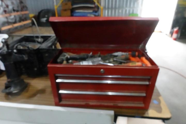 3 DRAWER TOOL BOX WITH MISC TOOLS INCLUDING NUT DRIVERS RAZOR KNIVES WIRE S