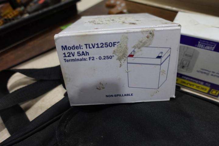 SQUARE D PRESSURE SWITCH NEW IN BOX AND SECURITY BATTERY TLV12540F2 12 V