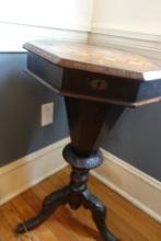 ANTIQUE OCTAGON GAME TABLE WITH LIFT TOP THE TOP MEASURES 17 X 17