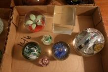 BOX WITH 6 PAPER WEIGHTS AND MINIATURE GLASS DECORATIVES