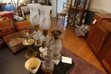 LOT OF MISC TABLE LAMPS AND VASE