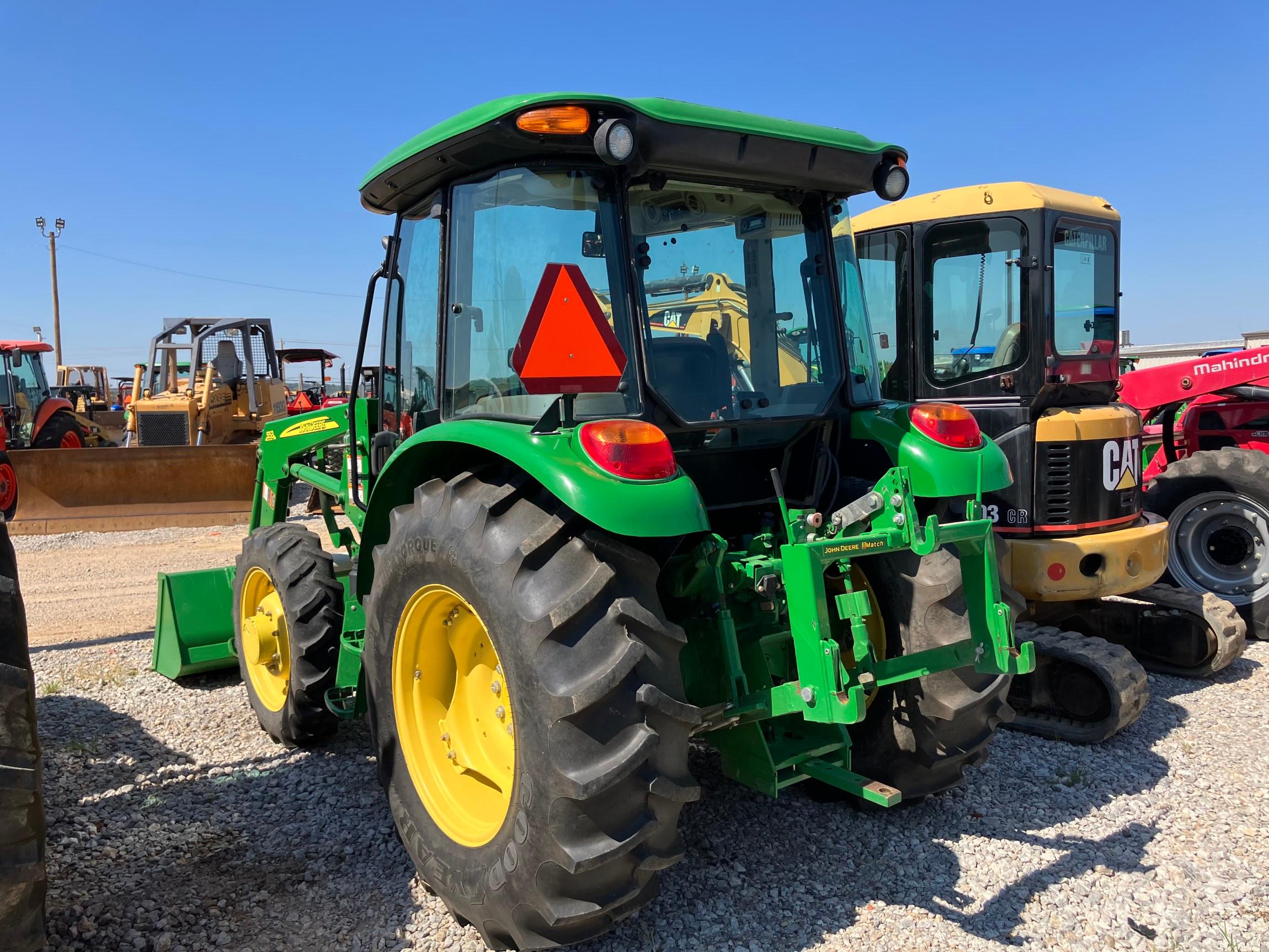 JOHN DEERE 5055E