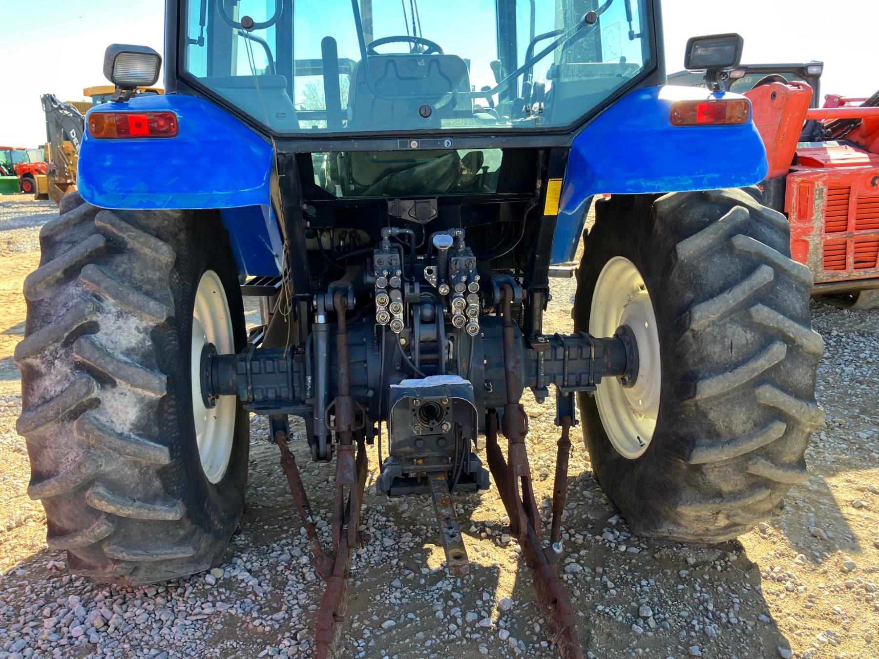 NEW HOLLAND TS110