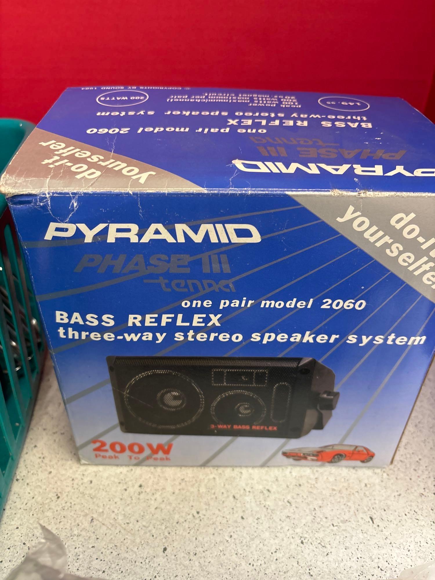 Sanyo VAS pyramid three-way stereo speaker system core