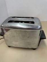 3 vintage and antique toasters