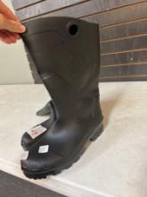 Dunlop men size 11 rain boots