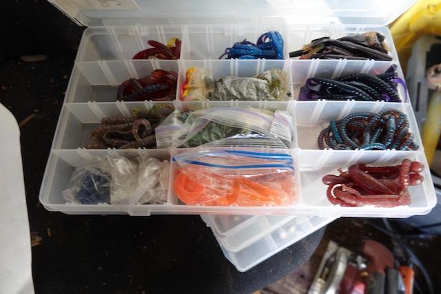 FISHING TACKLE BOXES X1