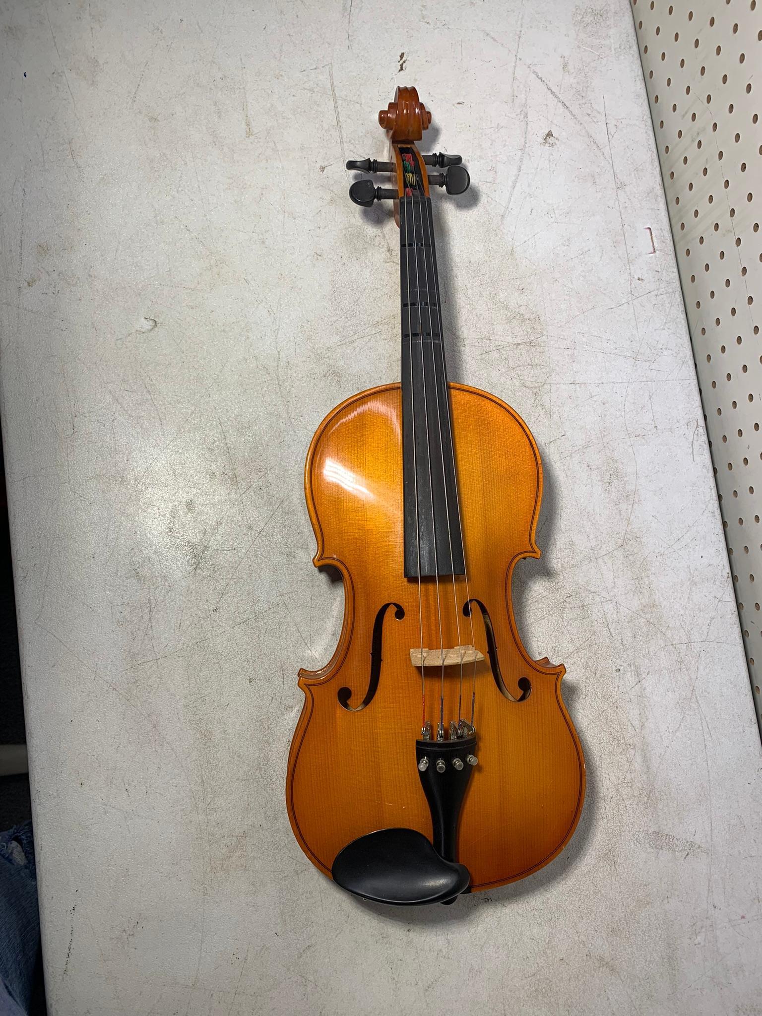 Viola - Copy of Antonius Stradivarius Faciebat with Case
