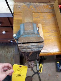 No. 100 Bench Vise - Maker Unknown