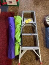 Aluminum step ladder with 2 camping chairs