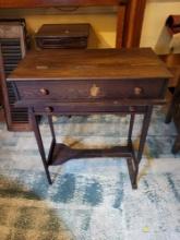 Antique oak lift top writing desk with 1 drawer