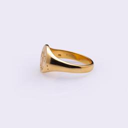 Vintage 18K Yellow Gold Ring with Engraved Fleur de Lis