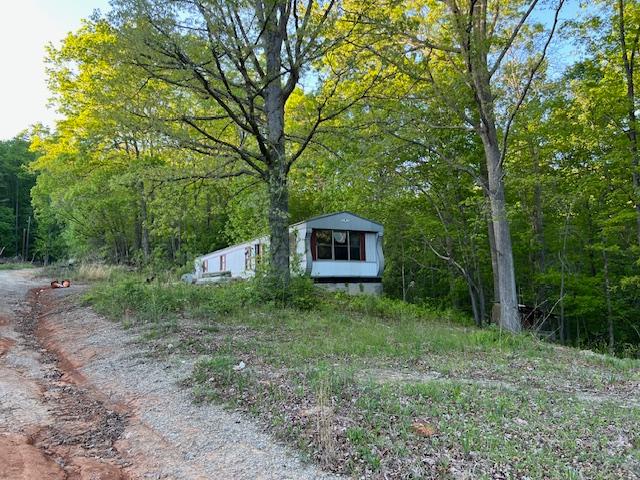 Single wide mobile home Buyer must move or scape it there Bill of sale no title / not livable