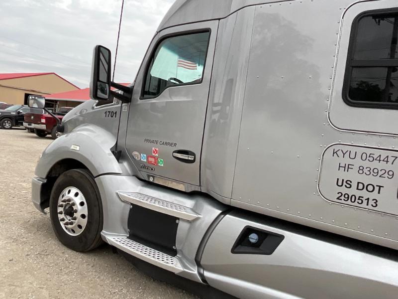 2017 Kenworth T680 Sleeper