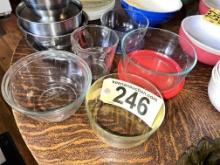 LOT: 5-PC OF PYREX GLASS CONTAINERS, MEASURING CUP