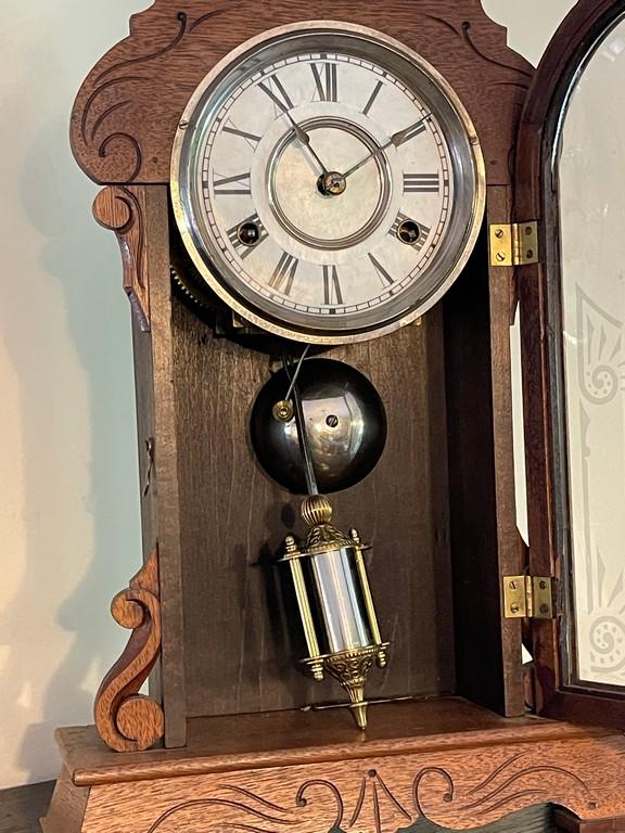 Small Wooden Mantle Clock with Decorative Design on Glass