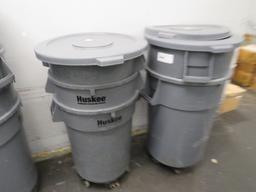HUSKEE 32-GALLON ROUND TRASH CANS