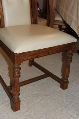 Excellent Wood Dining Table with 6 Chairs and Table Cloths