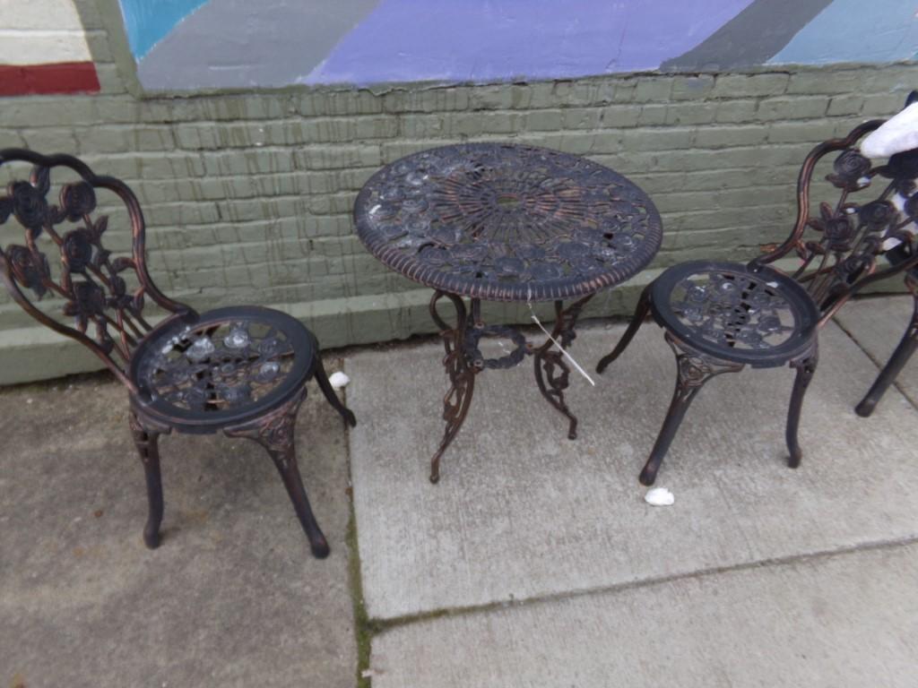 Metal Dining Table w/2 Chairs(Outside)