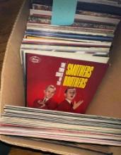 BOX OF 33 RPM VINYL RECORDS + 78s