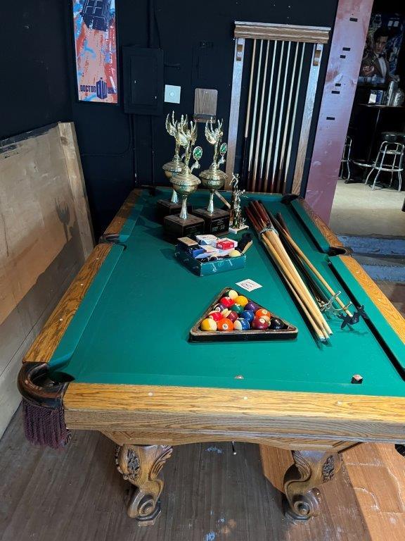 Golden West Billiard Custom Pool Table, Cue Sticks