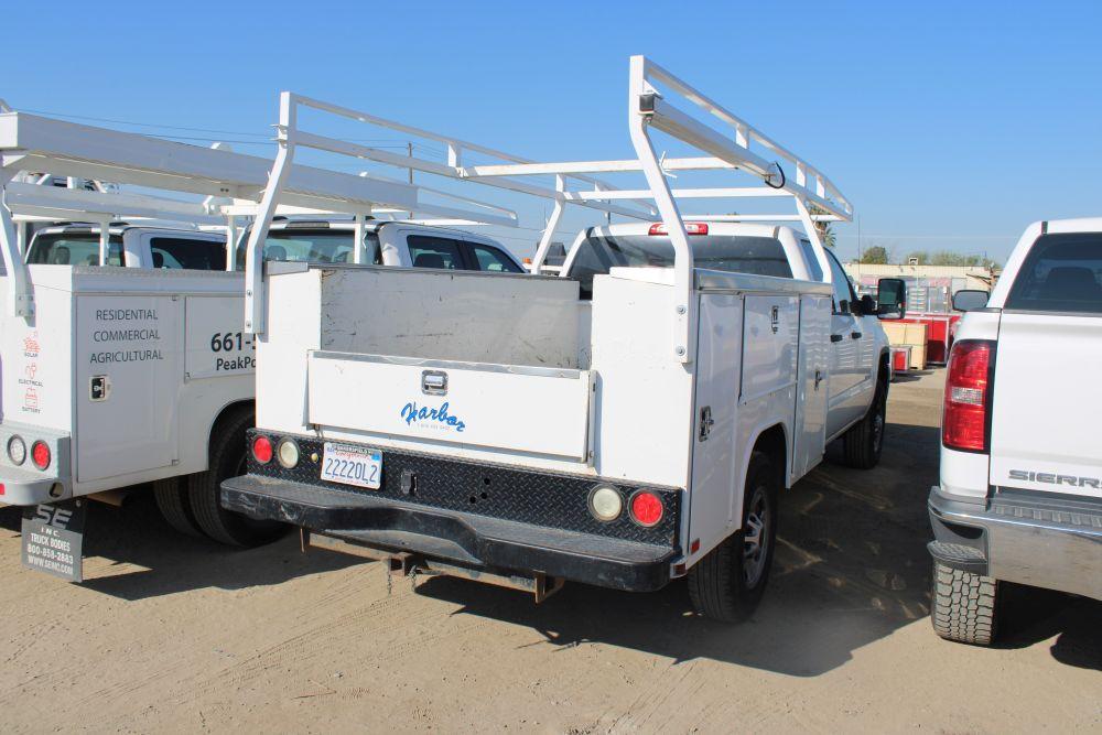2018 GMC 2500 w/Utility Bed, Ladder Rack, Gas