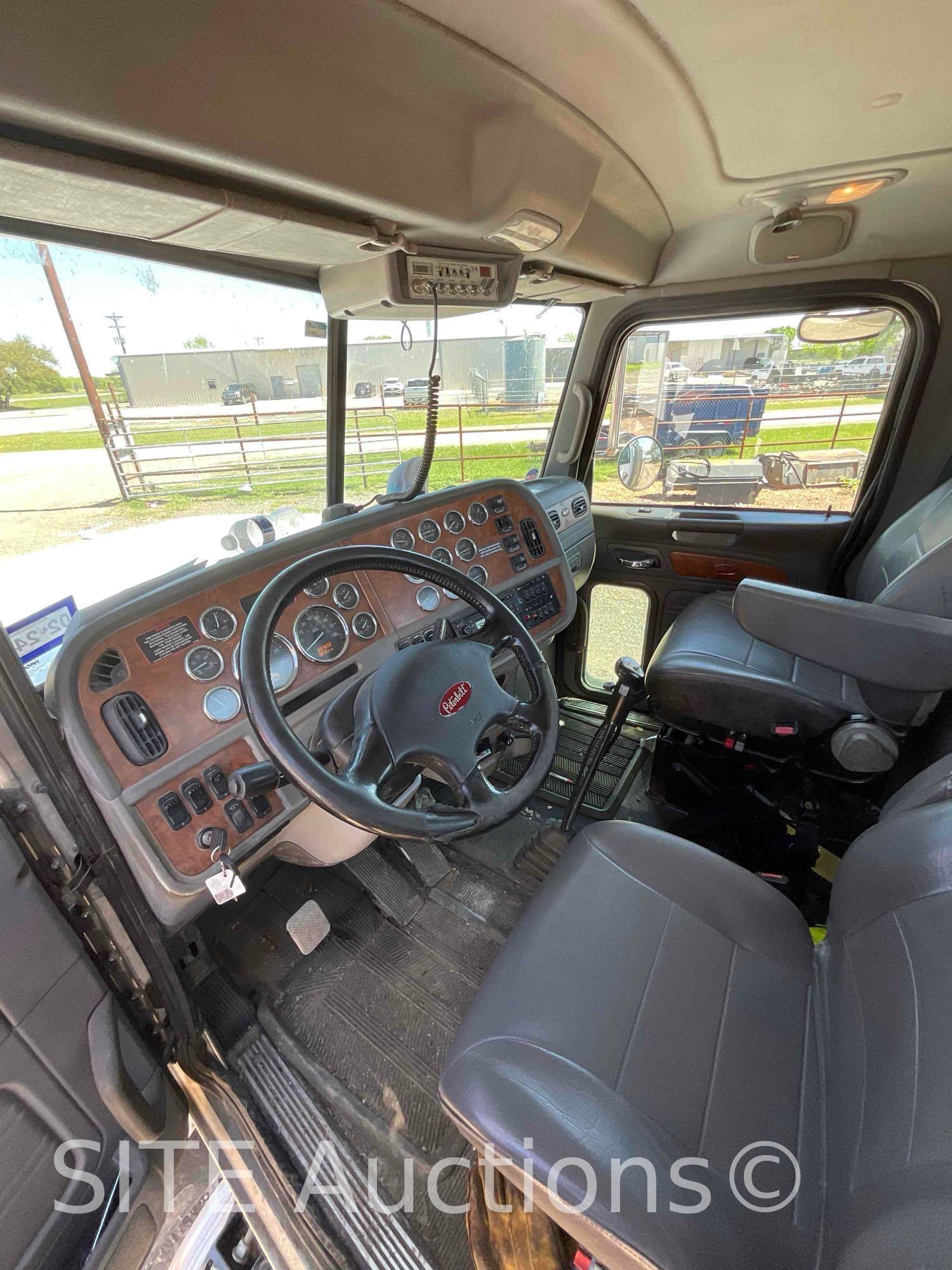 2007 Peterbilt 378 T/A Rollback Truck