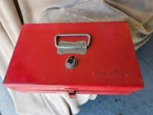 SNAP ON COLLECTIBLE METAL BOX