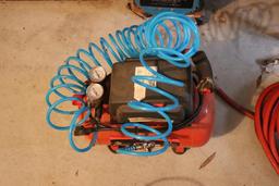 3 Gallon portable electric air compressor with air hose