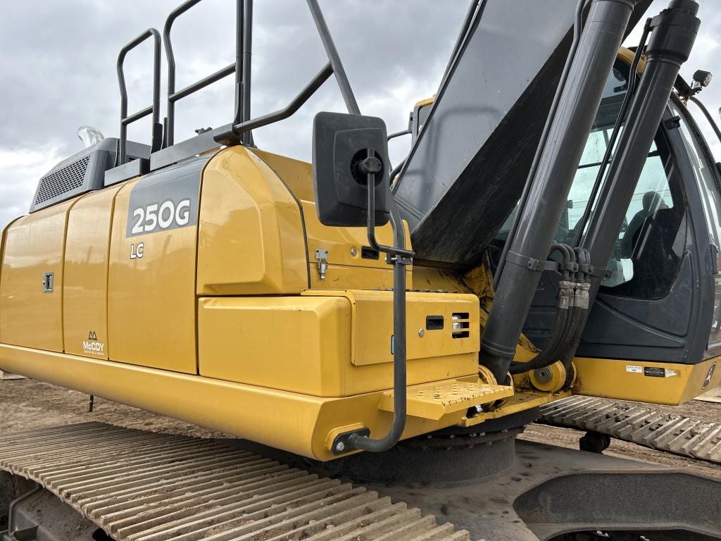 2019 Deere 250g Excavator