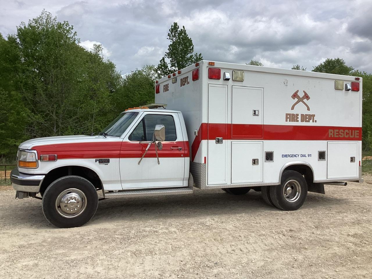 1997 Ford Super Duty XLT Ambulance