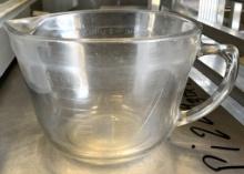8 cups Measuring Cups