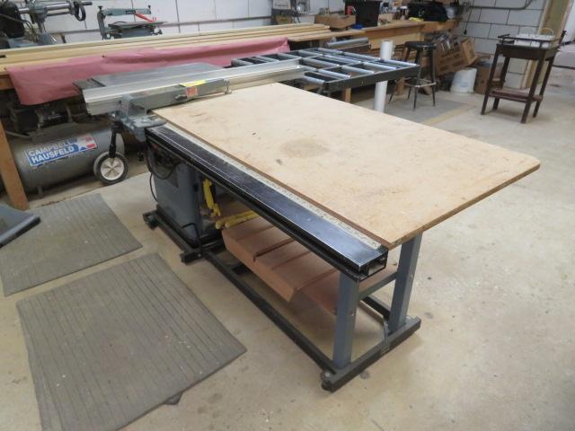 Delta 10" Unisaw Table Saw