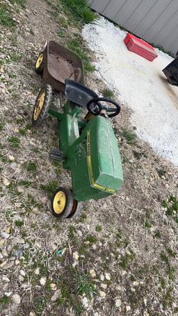 JD Pedal Tractor with Trailer