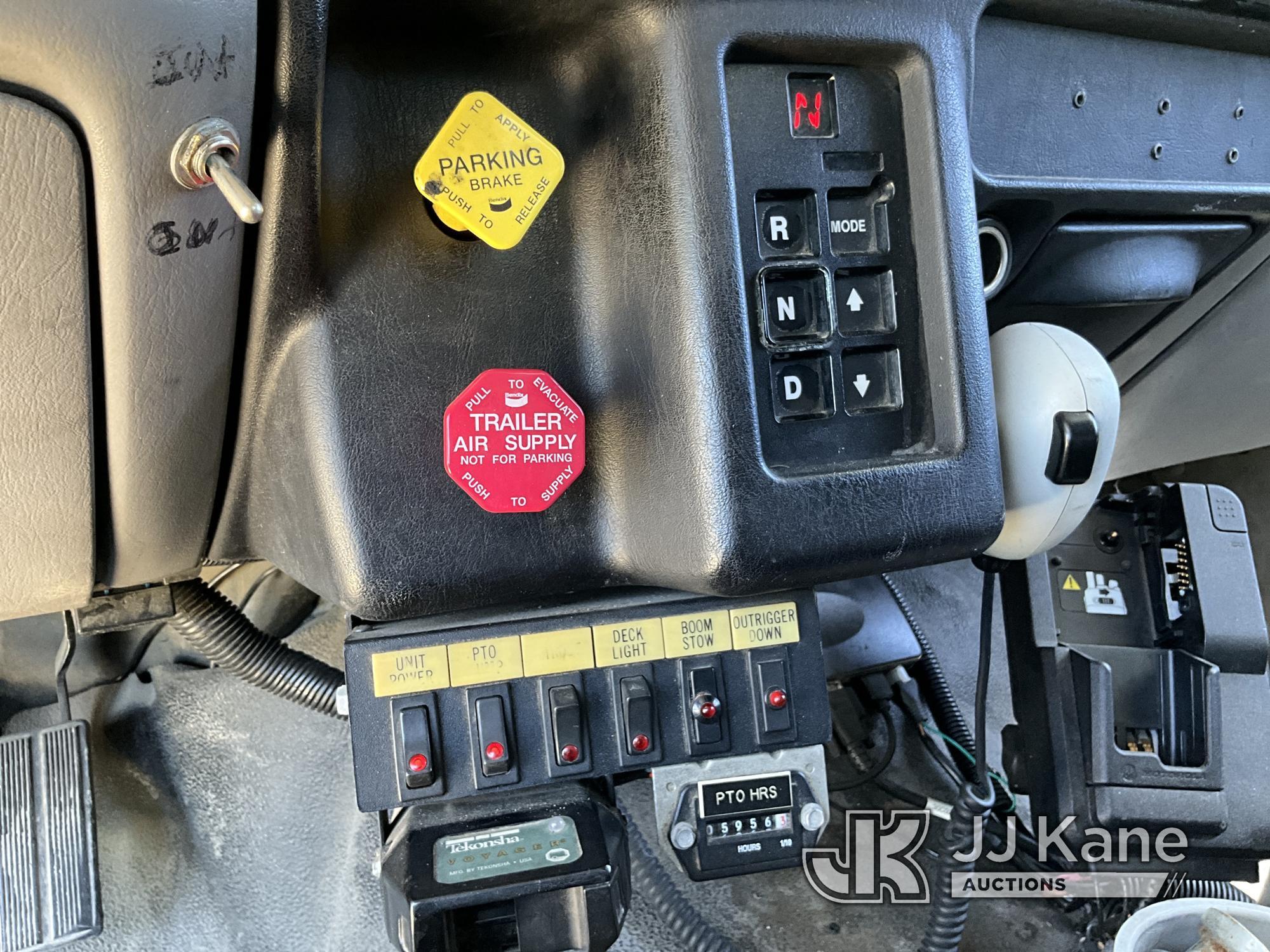 (San Antonio, TX) HiRanger 5FC-55, Bucket mounted behind cab on 2001 Ford F750 Utility Truck Runs &