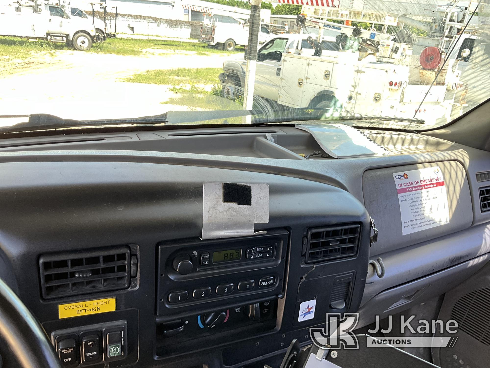 (San Antonio, TX) HiRanger 5FC-55, Bucket mounted behind cab on 2001 Ford F750 Utility Truck Runs &