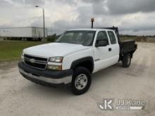 2006 Chevrolet K2500HD 4x4 Extended-Cab Flatbed Truck Runs & Moves) (Check Engine Light On ) (Rust H