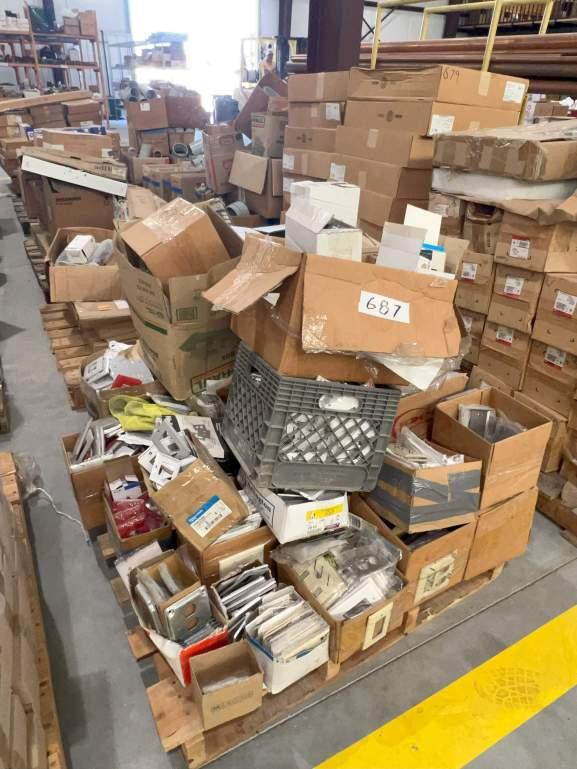 PALLET  OF ASSORTED WALL PLATES; BOX COVERS; AND MISCELLANEOUS ELECTRICAL PARTS