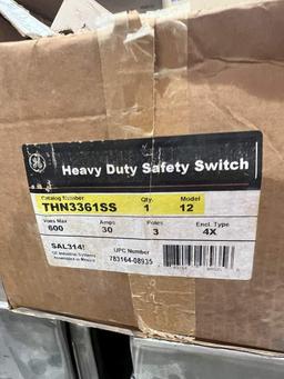 (2) GE THN3361SS 30HP 240/480/600VAC/125/250VDC 30A 3P3W NON-FUSIBLE HEAVY DUTY SINGLE THROW SAFETY