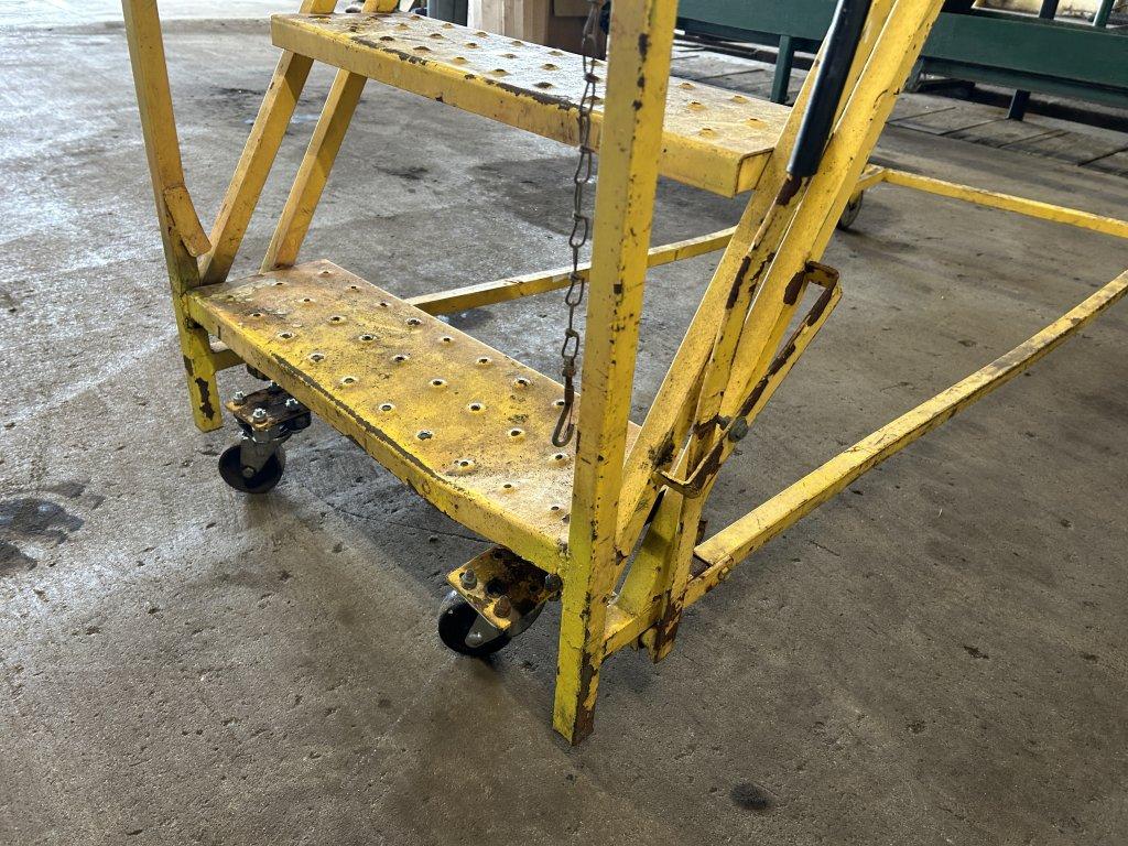 ROLLING SHOP LADDER, APPROX. 7-1/2'