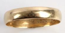 10KT YELLOW GOLD RING  2.2 GRAMS SIZE 11