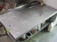 STAINLESS STEEL TABLE 30 X 30 X 30 IN TALL