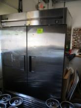 TRUE MFG FREEZER 54 IN WIDTH-PULLED OUT OF SERVICE SEVERAL L YEARS AGO . CONDITION UNKNOWN