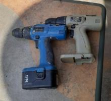 2 cordless drills - one has a battery
