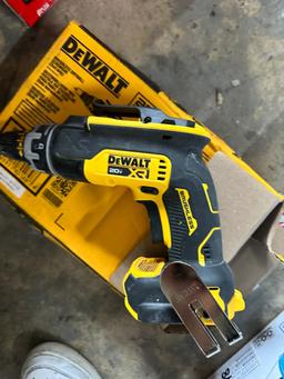 DeWalt Cordless Drywall Screw gun